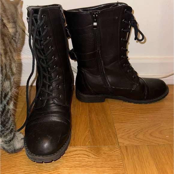 Boots - Picture 3 of 3